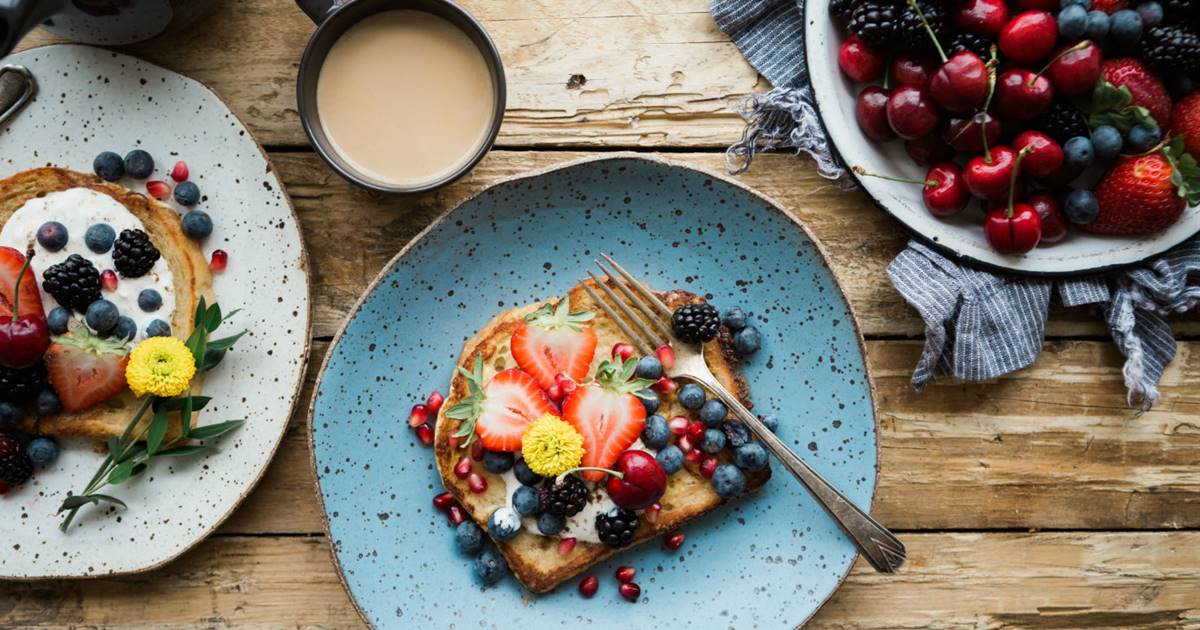 7 desayunos sanos que te alegrarán el verano