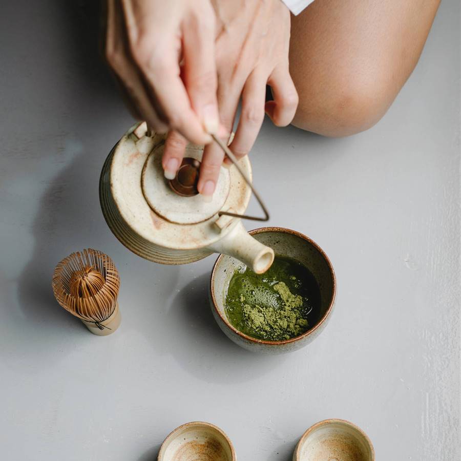 Cómo preparar té matcha (y 5 recetas con té matcha dulces y saludables)