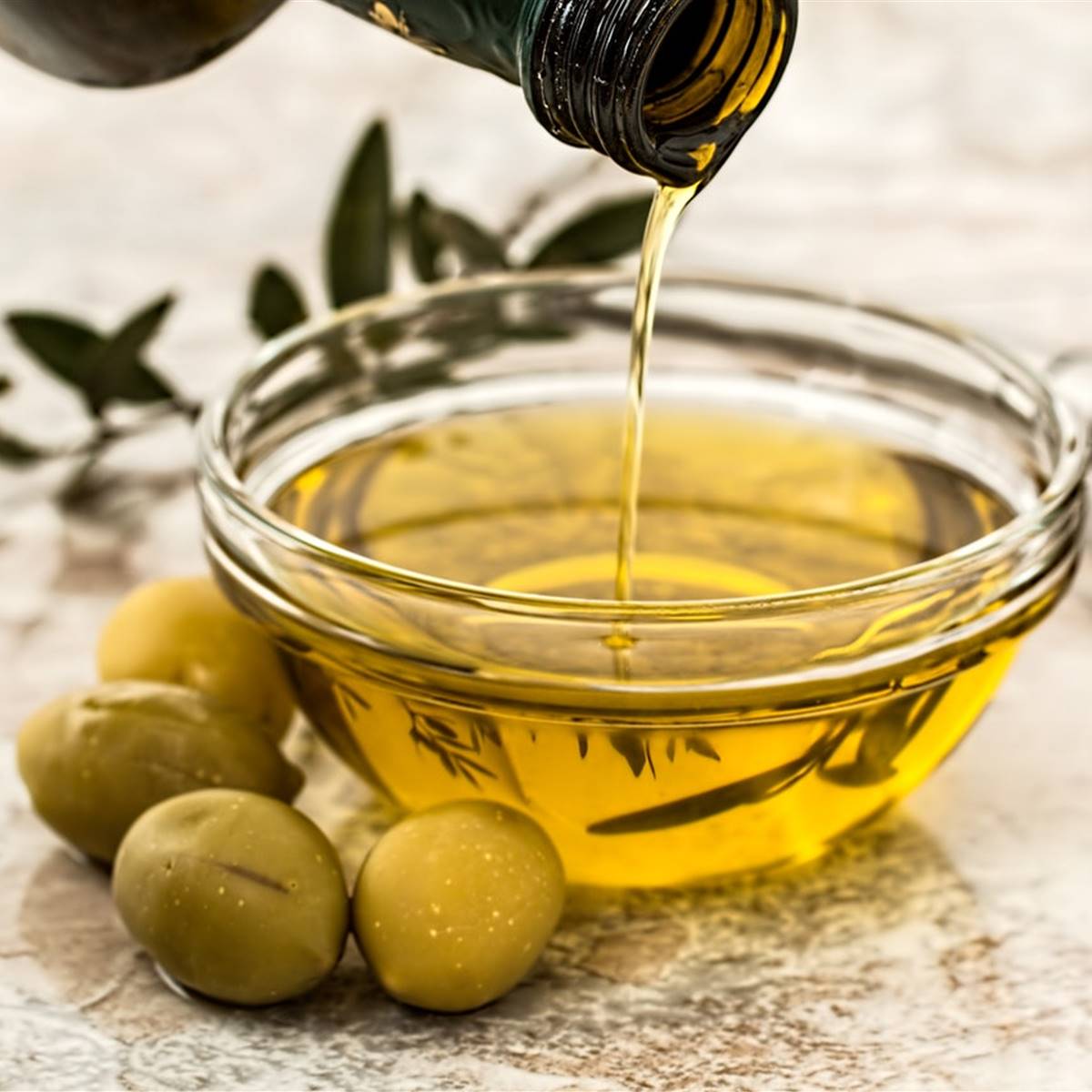 sintético 103 foto el aceite de oliva es inflamable mirada tensa